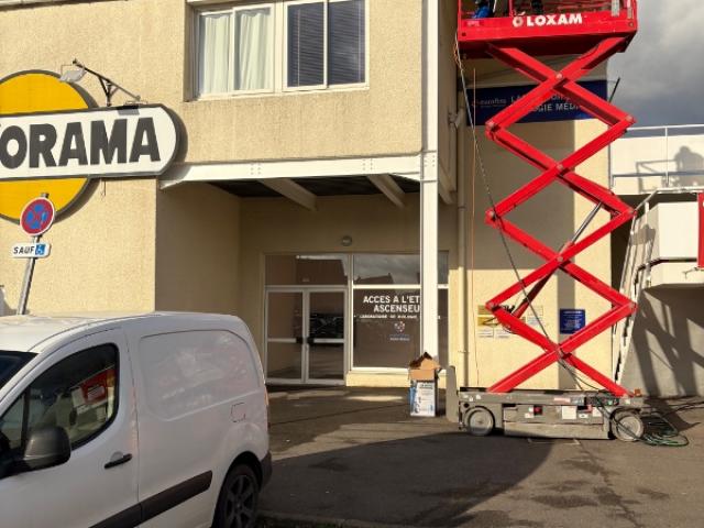 Intervention de dépigeonnage dans une copropriété à Montigny-le-bretonneux